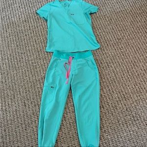 FIGS Scrub set. XS Surgical Green